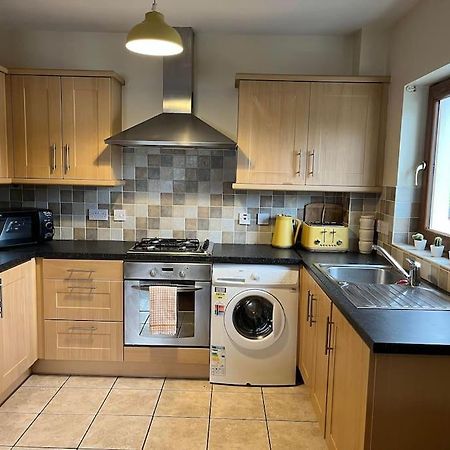 Lovely 2 Bedroom Family Apartment In Newcastle นิวคาสเซิล ภายนอก รูปภาพ